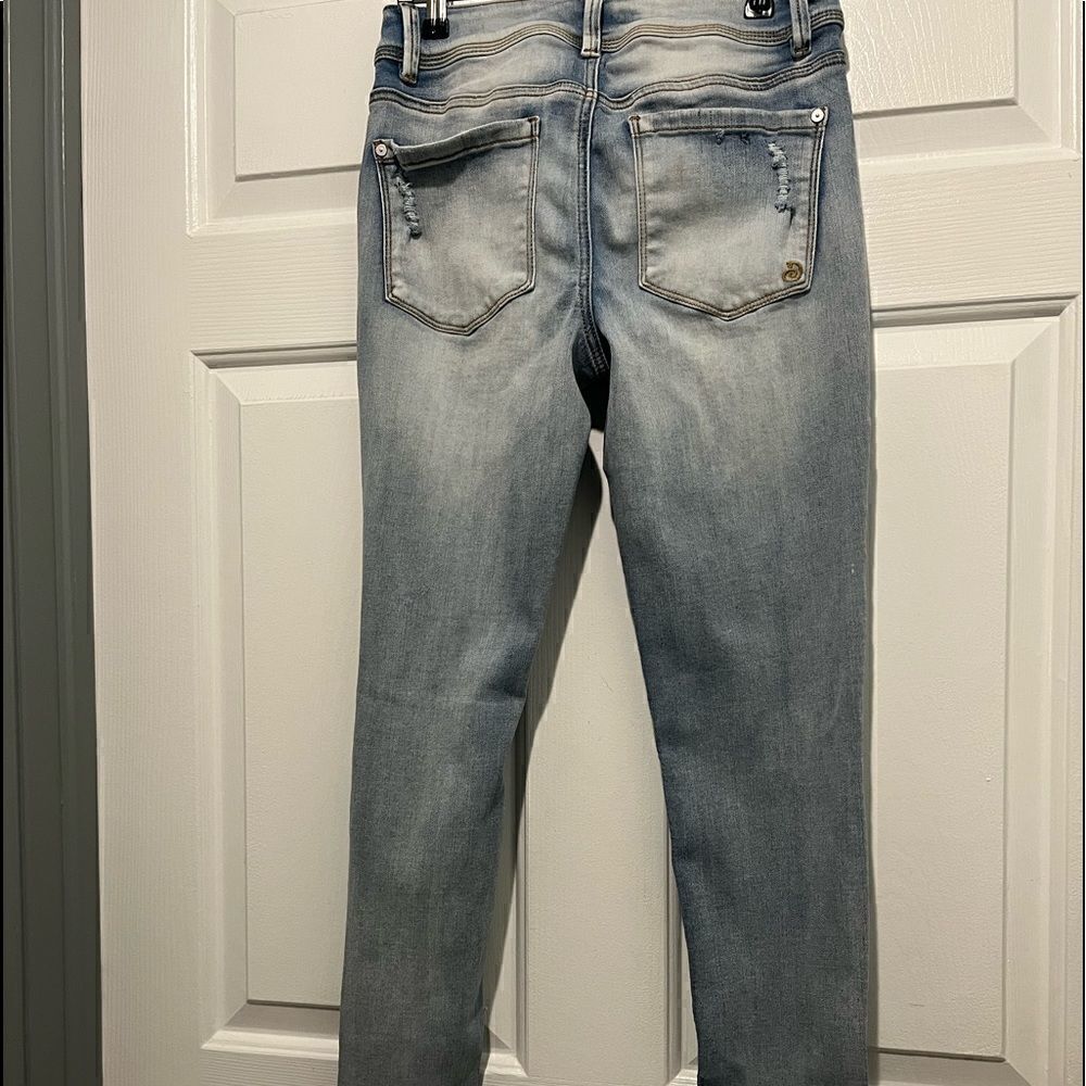Ripped Jeans   - Picture 2 of 3
